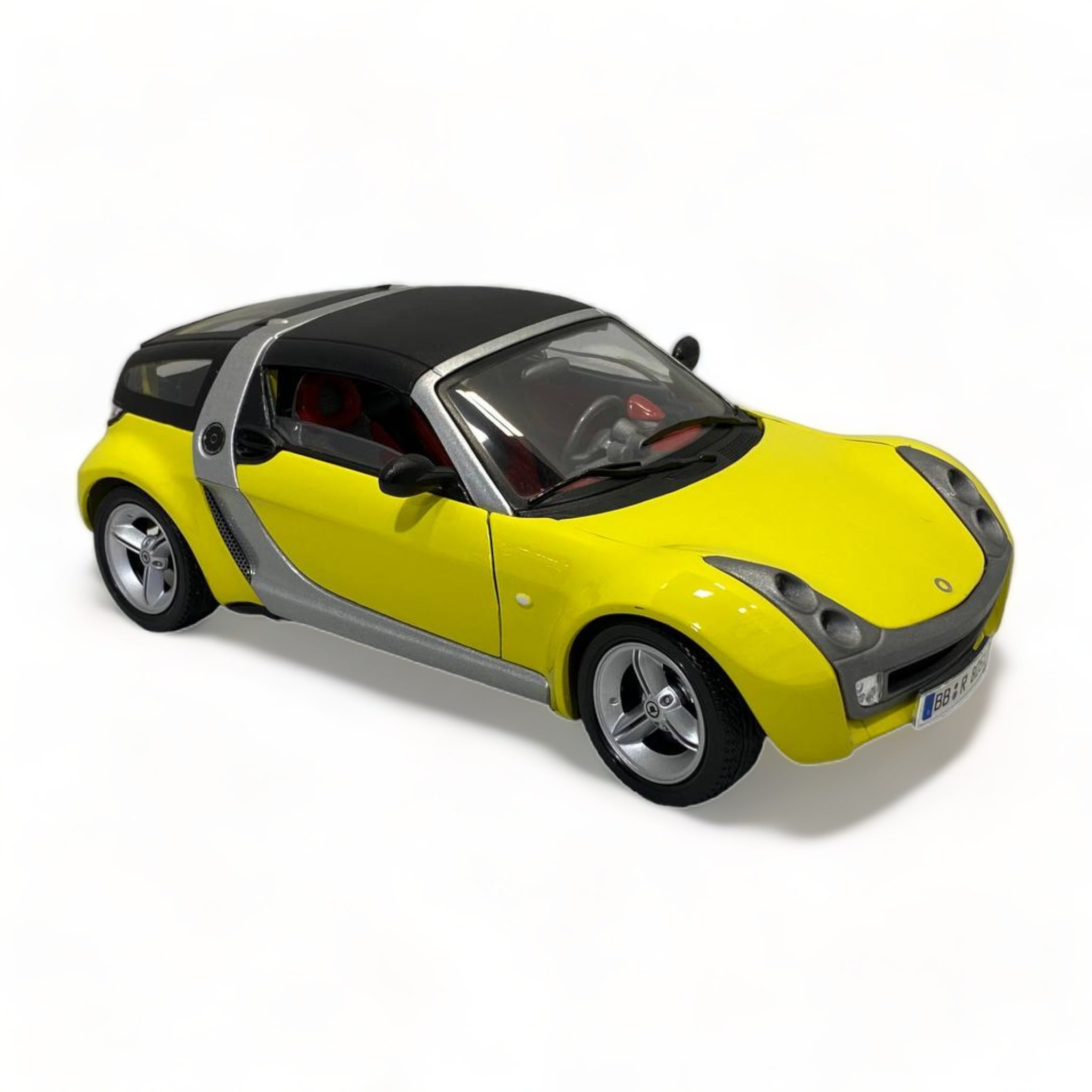 1/18 Diecast SMART Road Ster COUPE YELLOWSold in Dturman.com Dubai