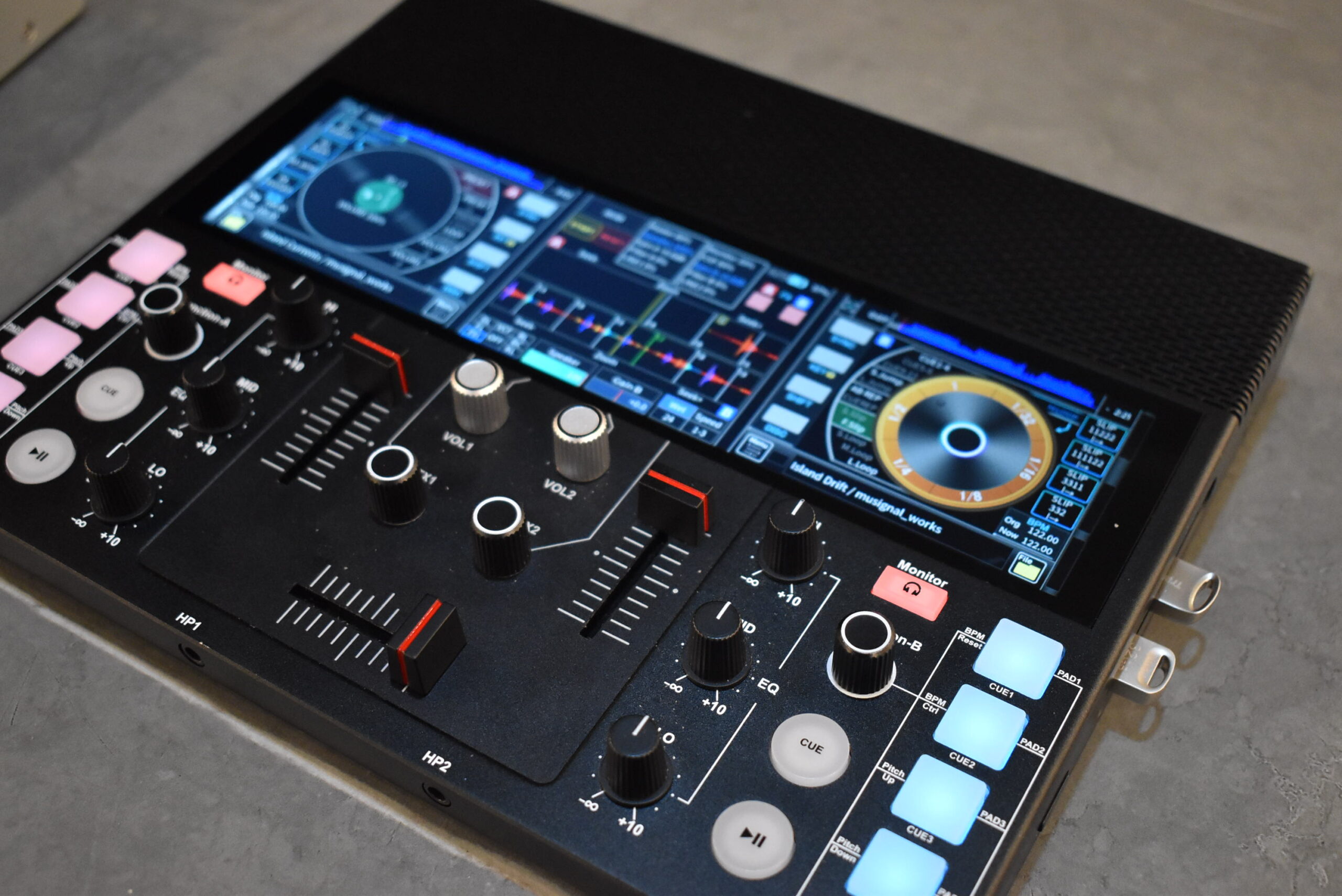 クラファン1億円超えから約2年。ミューシグナルのポータブルDJマシン