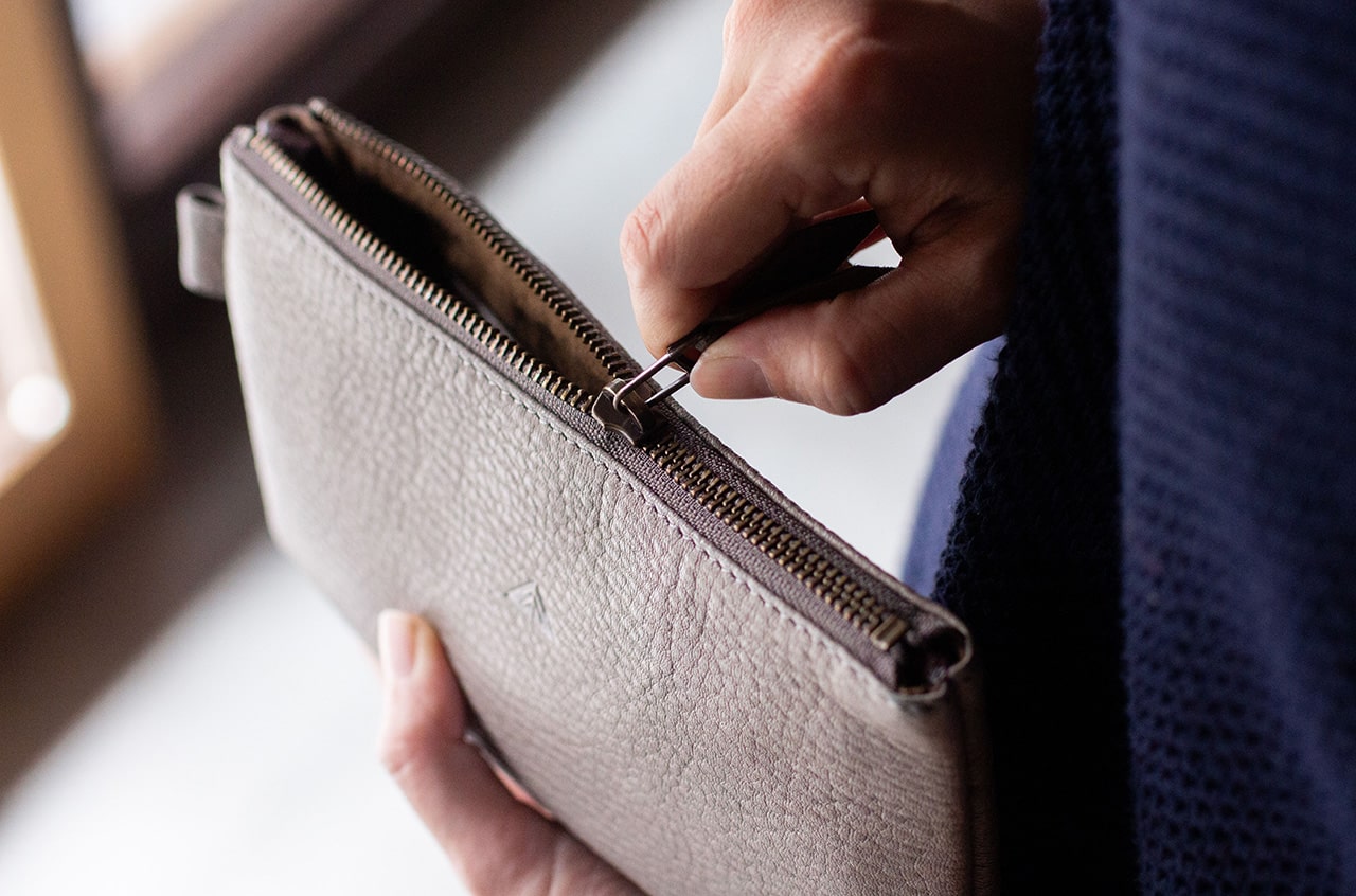 鹿革ポーチ | 暮らしのあれこれセレクトショップ 縁日