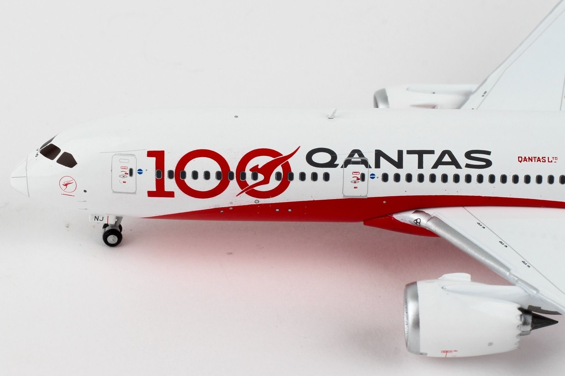 Qantas 100 Yerars Boeing 787-9 VH-ZNJ Dreamliner 100 Anniversary