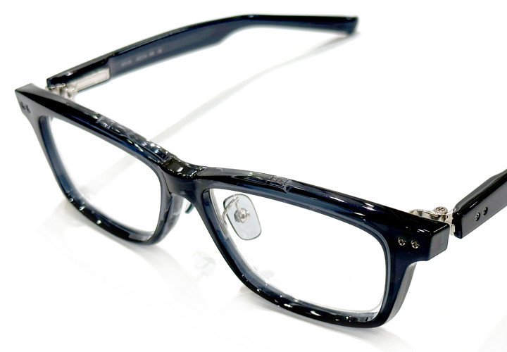 インジェクション成型＋ダブルフロント構造の新たな展開。999.9 「NPI-01」