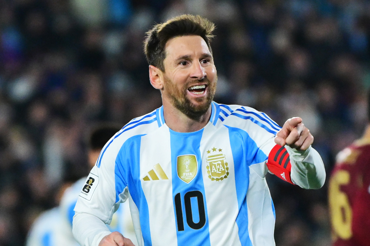 芸術的なループ弾！アルゼンチン代表FWメッシのゴールはやっぱり凄い