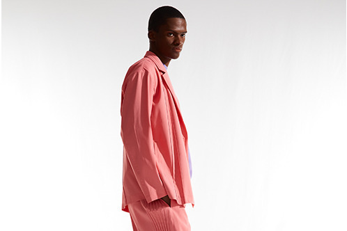 イッセイミヤケ「アイム メン」新作、超軽量「AIR」に“プリーツ”入り