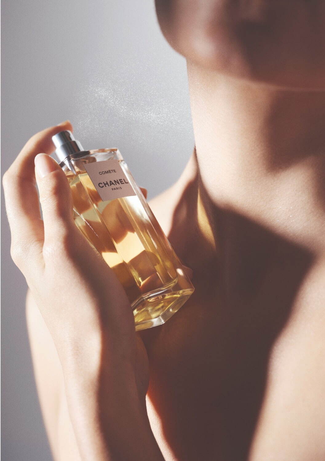 シャネル24年夏フレグランス、コメット(彗星)着想“夜空に煌めく