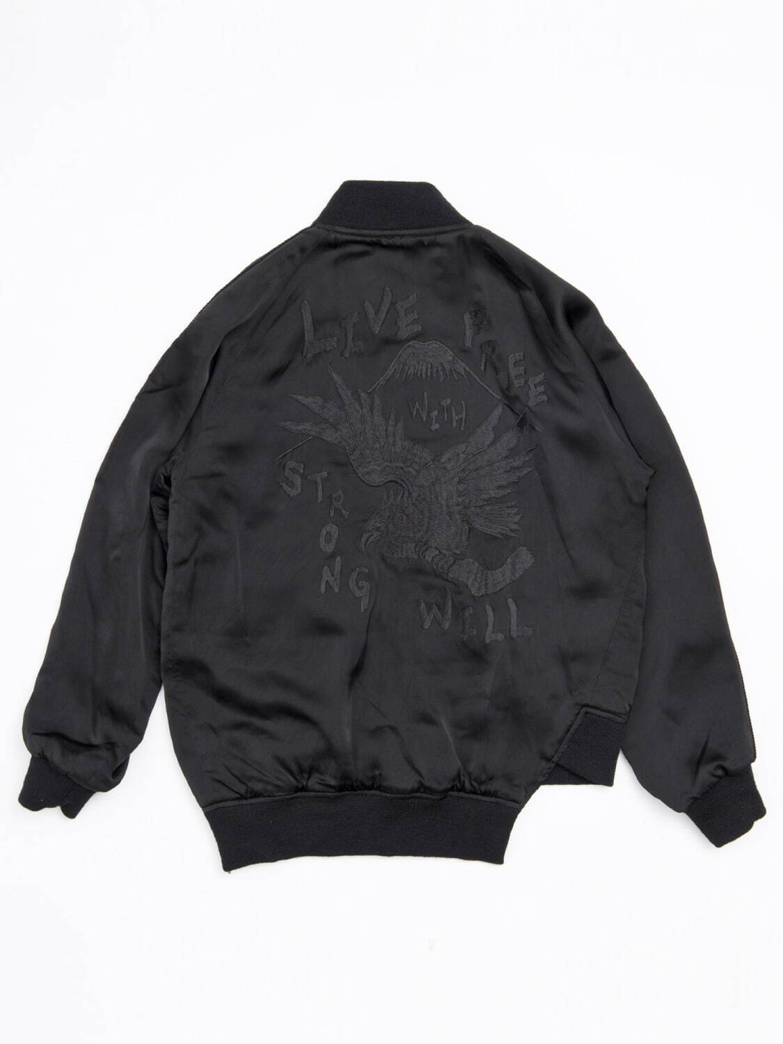 コム デ ギャルソン 青山店限定、東洋エンタープライズ“歪み