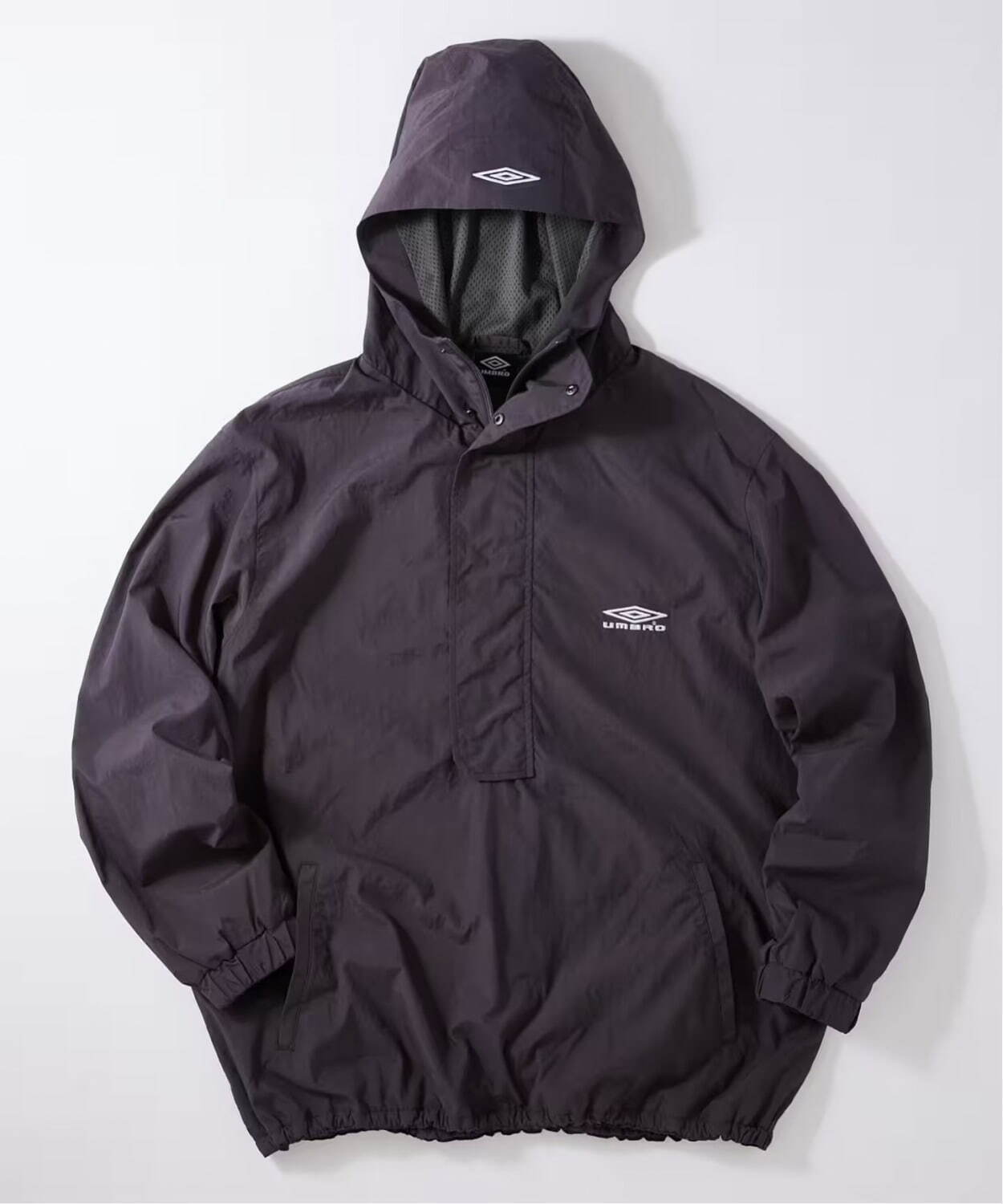 ジャーナル スタンダード×アンブロ、“スポーツウェア”風パーカーや