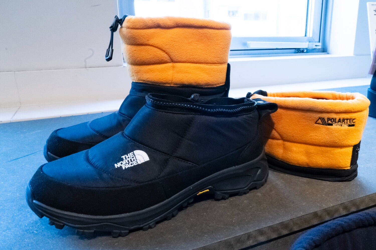 ザ・ノース・フェイス24年秋冬シューズ、切り離し可能な2WAYヌプシ