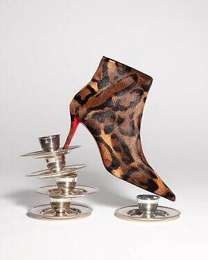 クリスチャン ルブタン「ミス ジー」ショートブーツ、“レッドソール