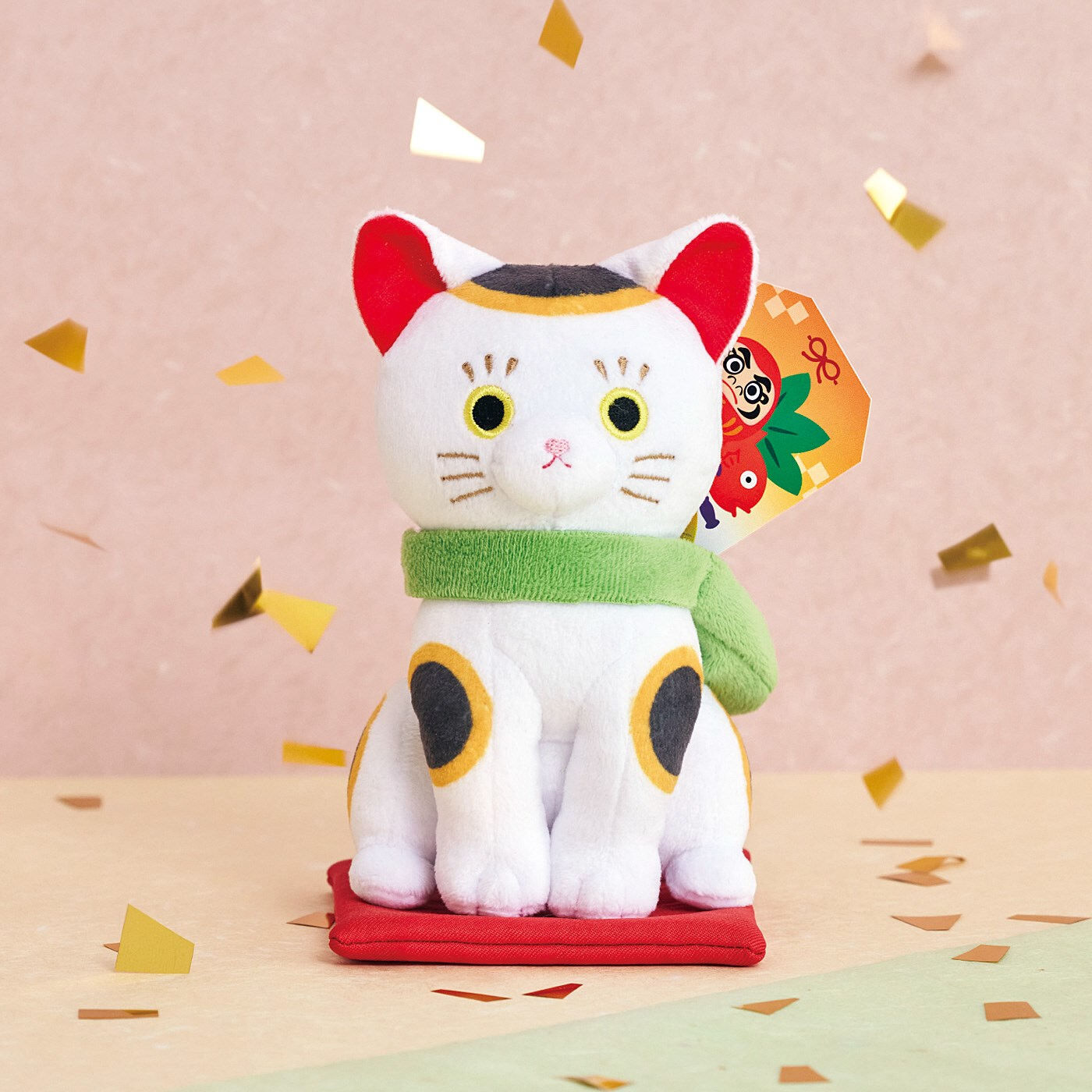 福を招くニャ！ かぎしっぽの猫さんの縁起物ぬいぐるみ｜Real Stock