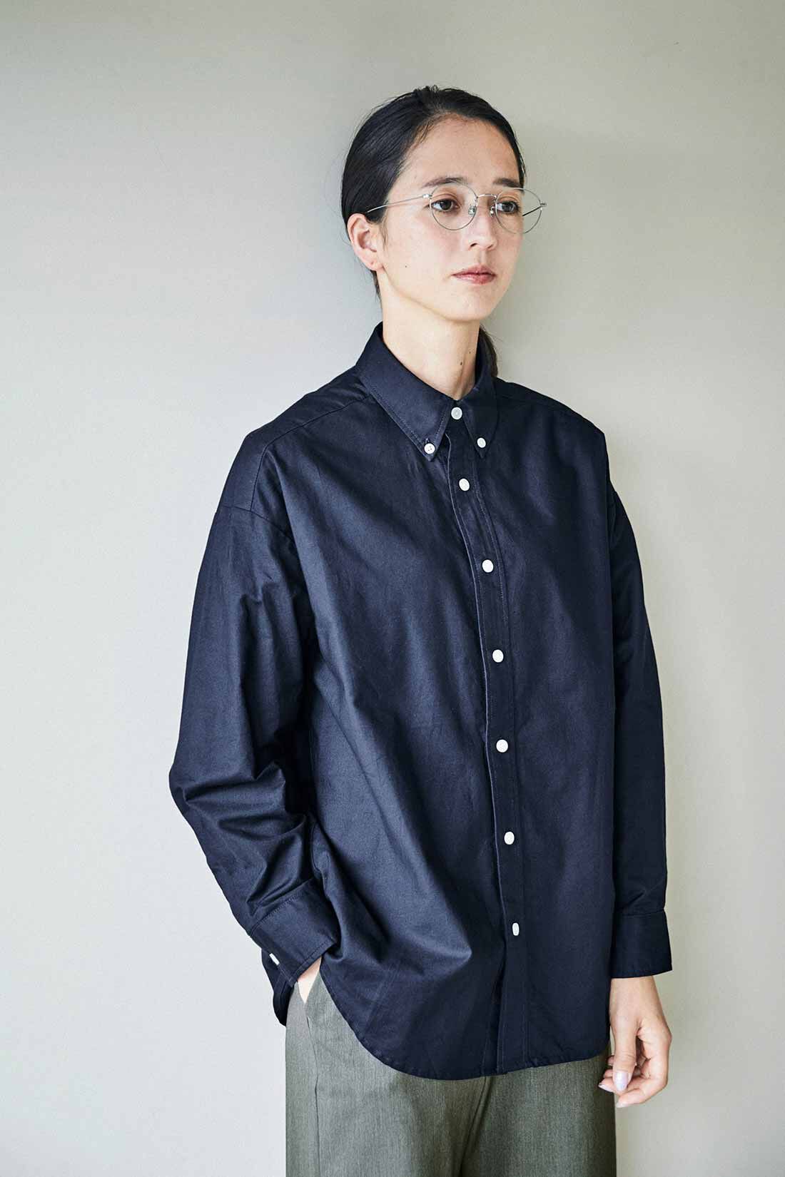 THREE FIFTY STANDARD オックスのボタンダウンシャツ〈ネイビー