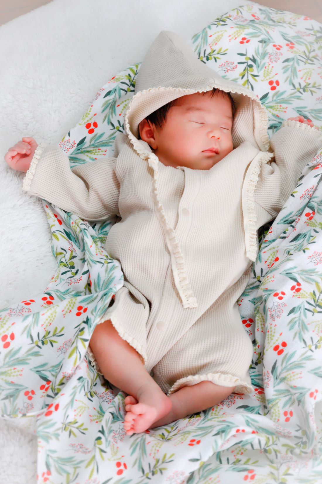 Moredde セレモニーにも使える ロンパース＆ボンネットセット〈ライト