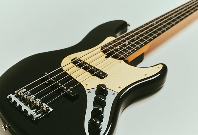 Deluxe Jazz Bass® Kazuki Arai Edition – Fender