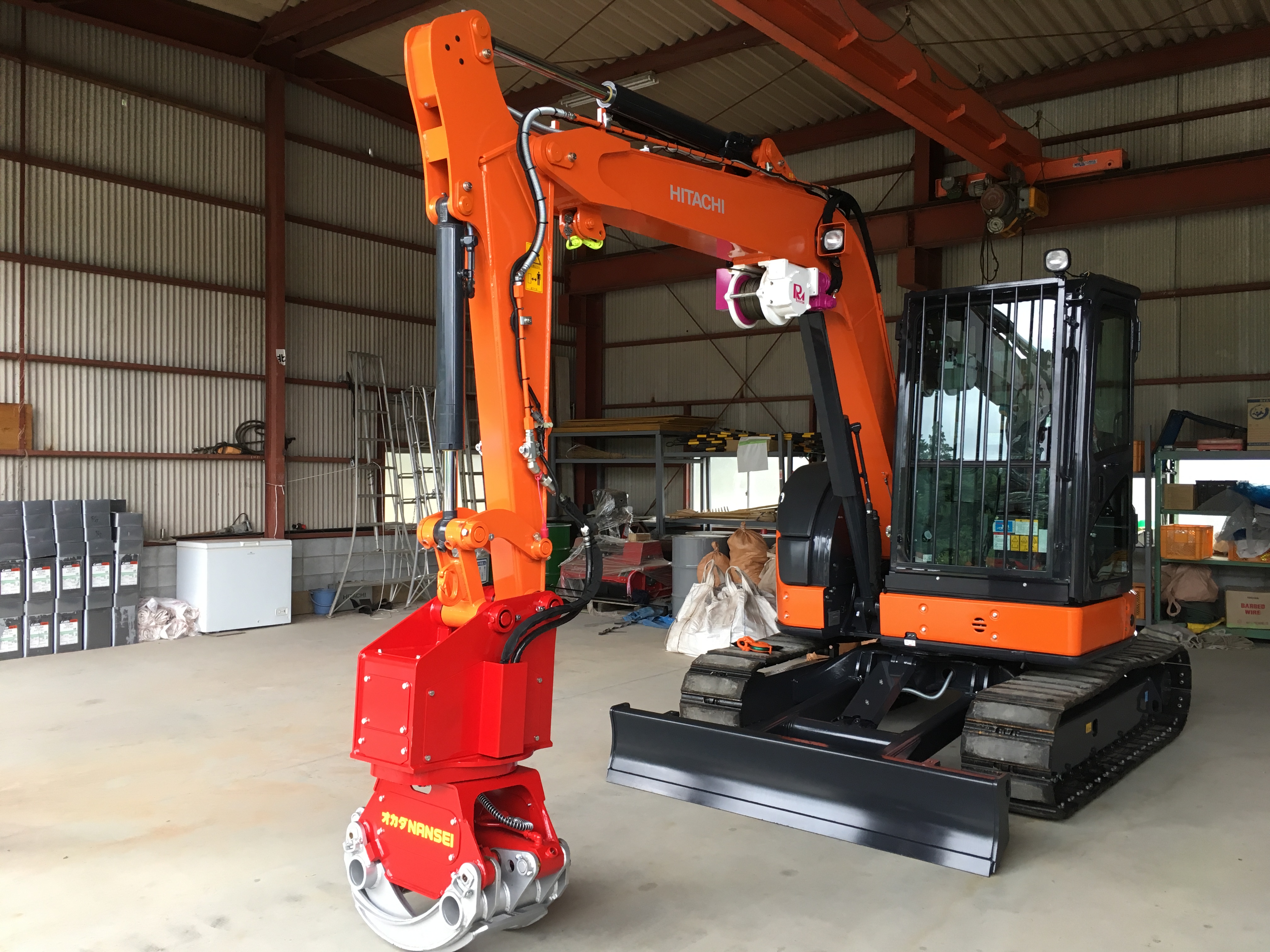 納入実績紹介 ZX55UR-5Bモノブーム仕様 日立・新車・富士岡山運搬機