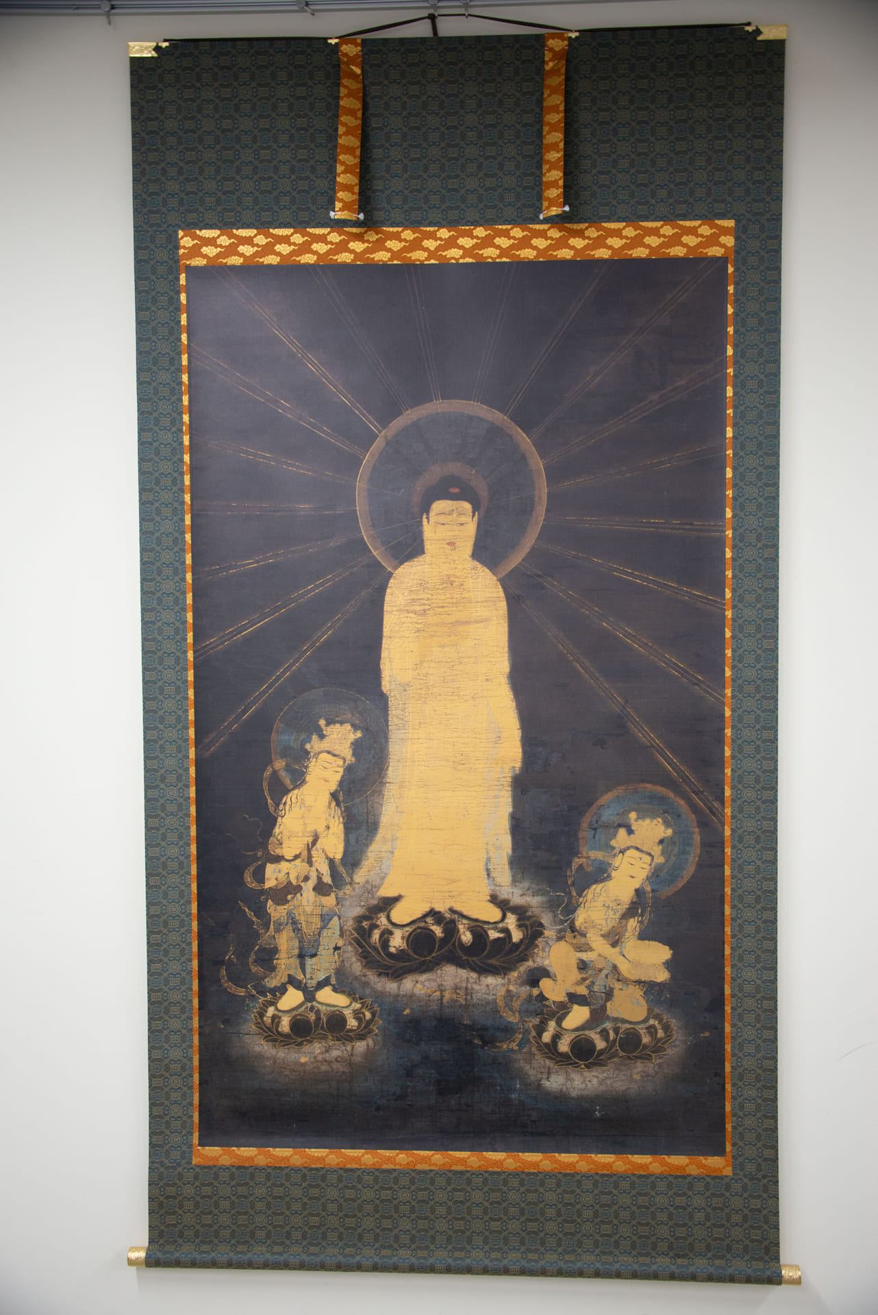 阿弥陀三尊来迎図 絹本著色 | 長浜城歴史博物館
