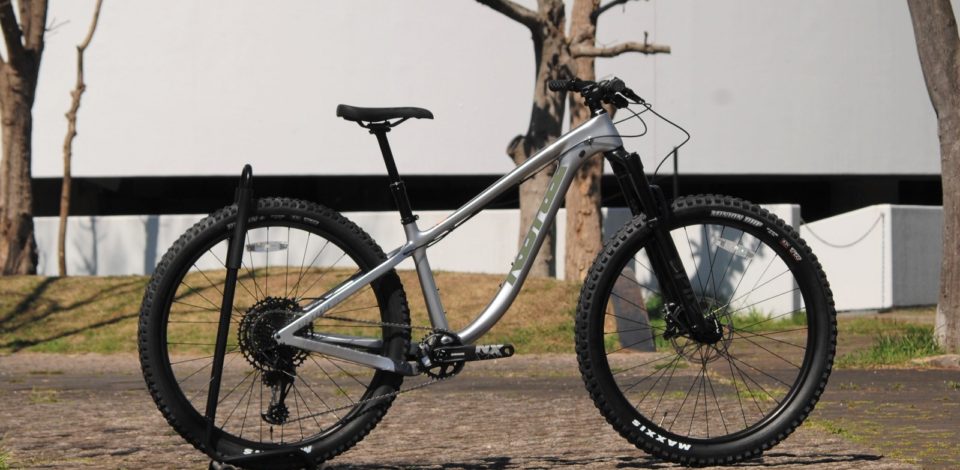 KONA渾身のカーボントレイルバイク「BIG HONZO CR」クリアランス中