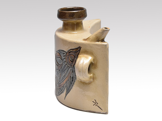 大作 金城次郎（作) 壷屋焼 双魚文抱瓶 共箱 | 古美術ささき