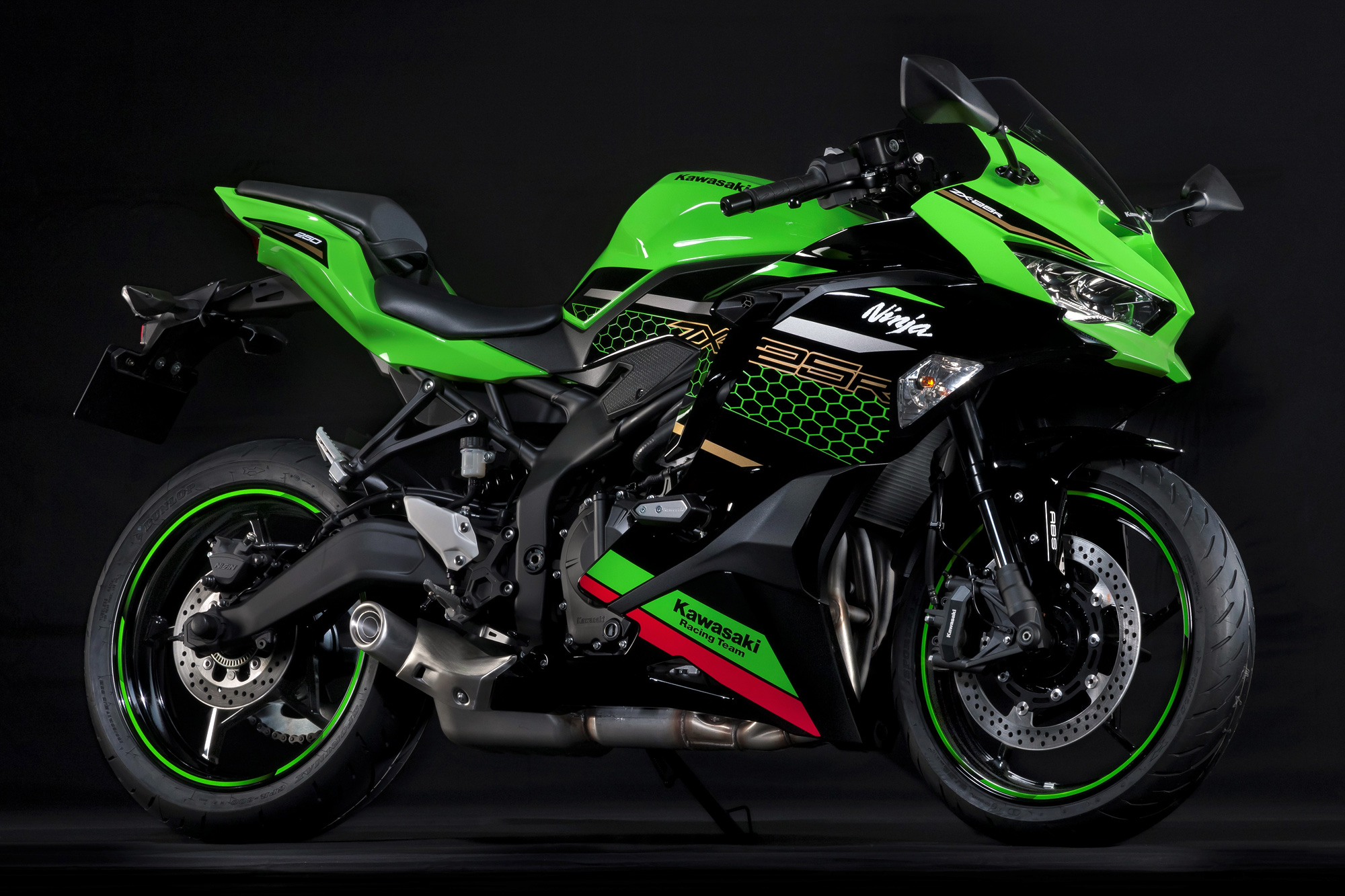 開発者に聞いた! 新型250cc・4気筒モデル「Ninja ZX-25R」の特性とは