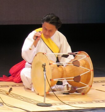 韓国伝統の太鼓「チャング」をたたこう！｜神奈川県立音楽堂