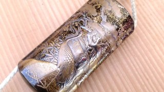 群馬県太田市にて、江戸期の印籠蒔絵師梶川作鶴亀蒔絵の印籠。｜六角堂