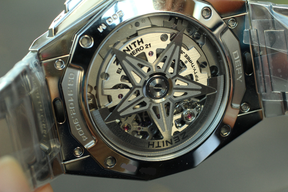 ゼニス】究極のカモフラージュウォッチが久々の入荷です！_デファイ