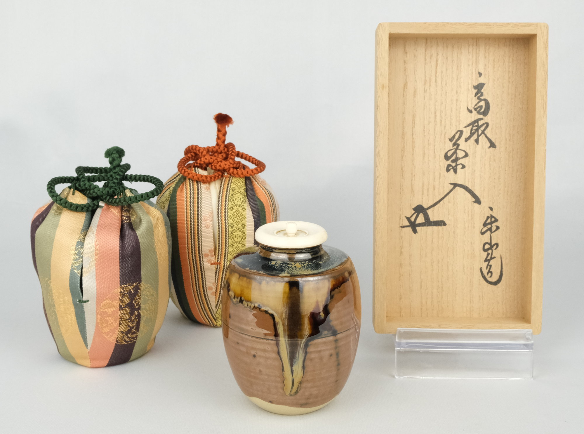 栗山園オンライン通販部 / 【出物】 高取茶入 亀井楽山 鵬雲斎書付