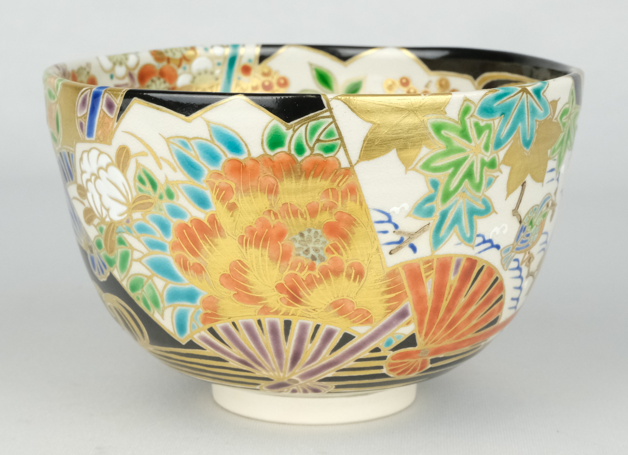 栗山園オンライン通販部 / 【出物】 黒仁清扇面流水の絵茶碗 手塚充 鵬