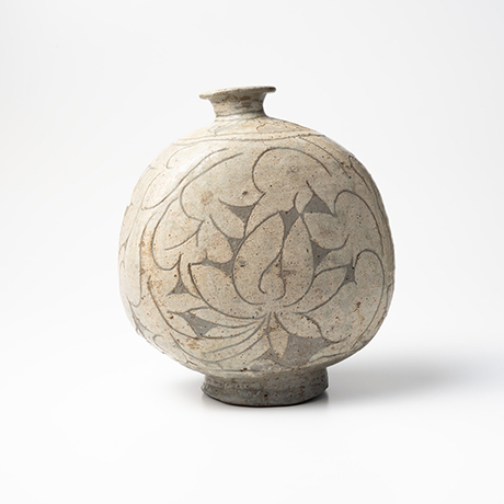 魯山人と古美術】Rosanjin and Antiques ‥‥ 李朝彫三島蓮文扁壷: 黒田