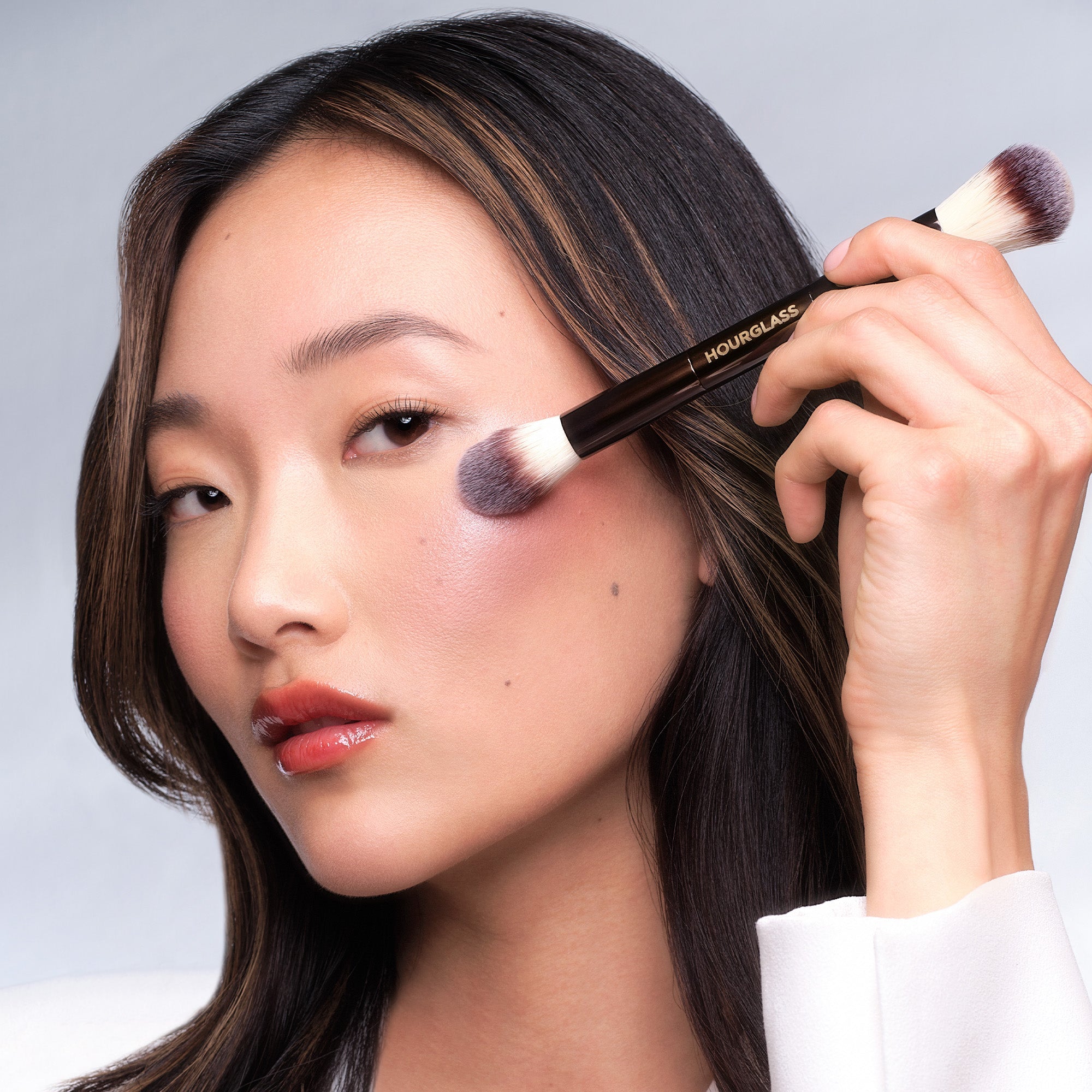 Ambient™ Lighting Edit Brush – Hourglass Cosmetics