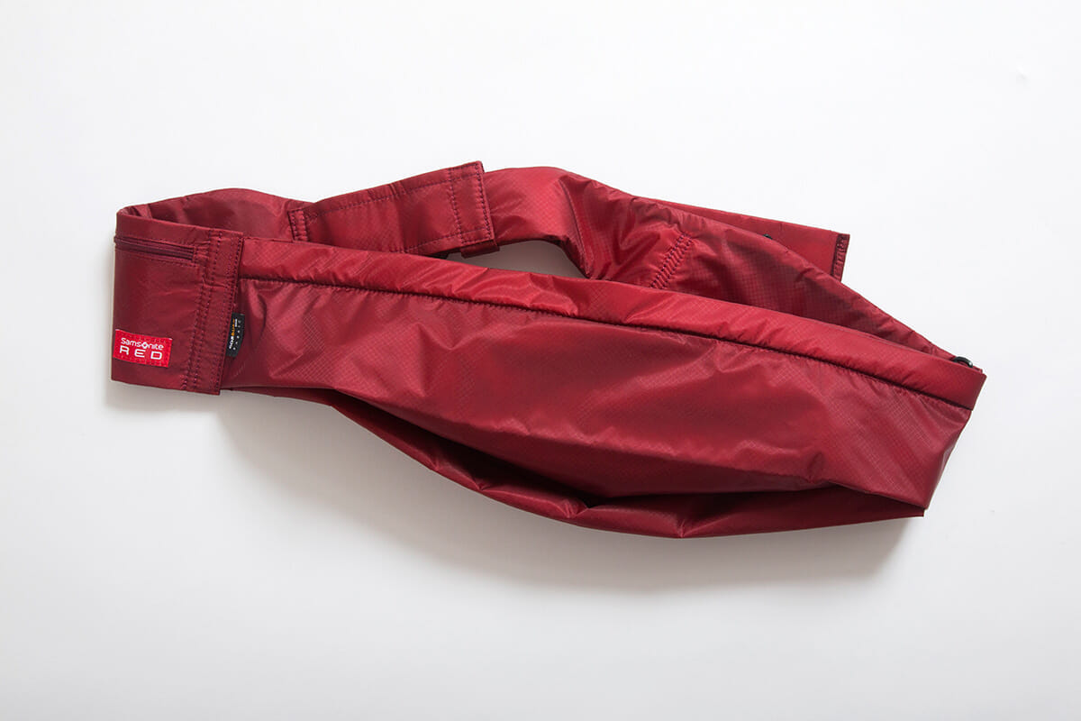 都市型バッグの新鋭サムソナイト・レッドの使い方。スタイリスト芦野