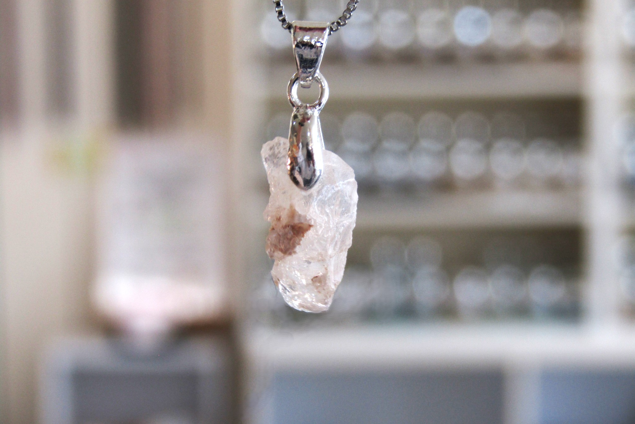 最強ヒーリングストーン 希少石 フェナカイト原石ペンダント sa1599