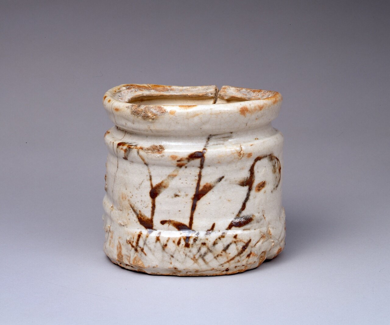 志野水指 銘 古岸 | 茶道具 - コレクション - 荏原 畠山美術館