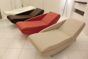 高反発クッション装備 ヒーリングストーンカウチ - 株式会社ヒーリング