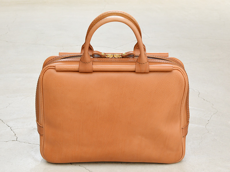 棒屋根が目を惹く二本手ビジネスバッグ / 革鞄のHERZ(ヘルツ)公式通販