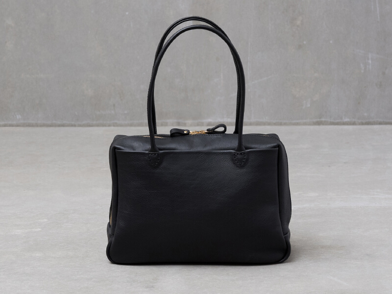 軽い仕上がりで通勤におすすめのファスナートート / 革鞄のHERZ(ヘルツ