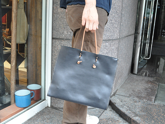 革紙袋を使い始めて4ヵ月が経ちました！！｜革鞄・革小物のHERZ公式通販