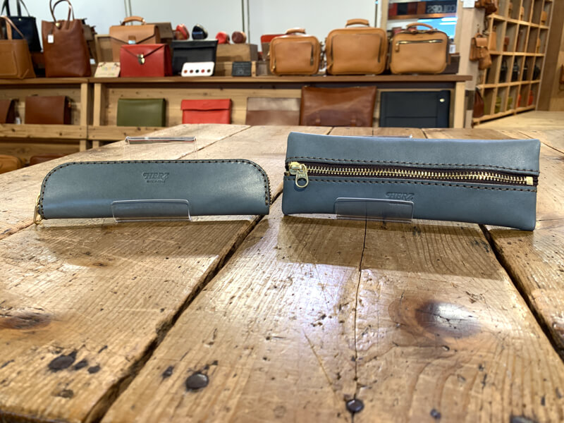 冬の限定革「アイビーグレイ」本店第1弾ラインナップ｜革鞄・革小物の