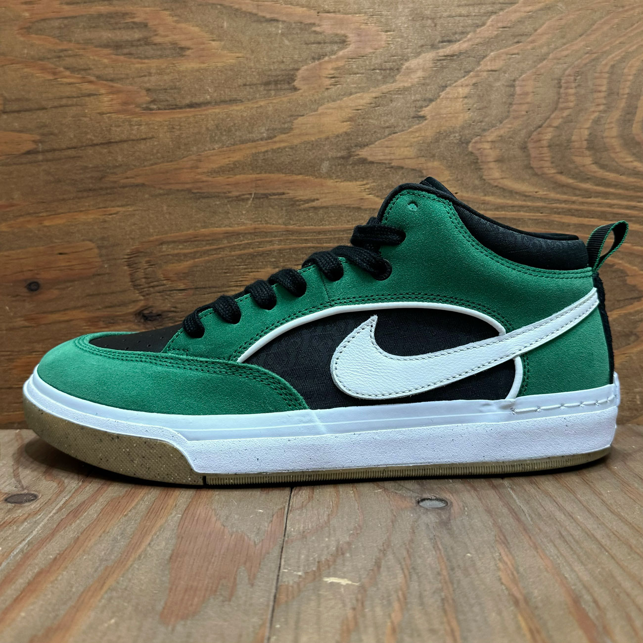 NIKE SB REACT LEO MALACHITE/WHITE | 東京のスケートボードショップ