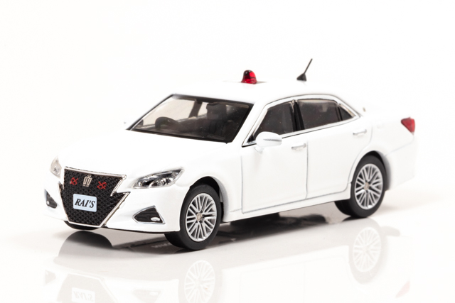 1/64 トヨタ クラウン アスリート (GRS214) 警察本部交通覆面車両 (白