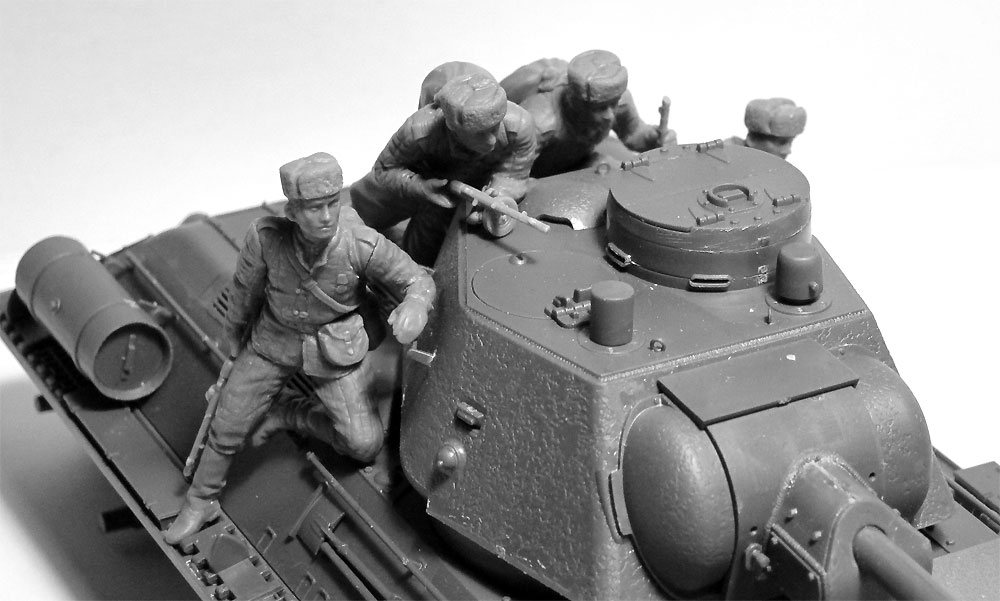 1/35 ミリタリービークル・フィギュア ソビエト T-34/85 w/戦車搭乗