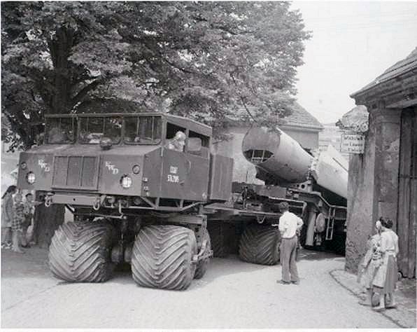 Internet Modeler Revell 1/32 Renwal Teracruzer and Mace Missile