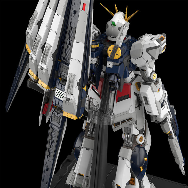 究極のガンプラ「PG UNLEASHED 1/60 νガンダム」詳細解禁！大型