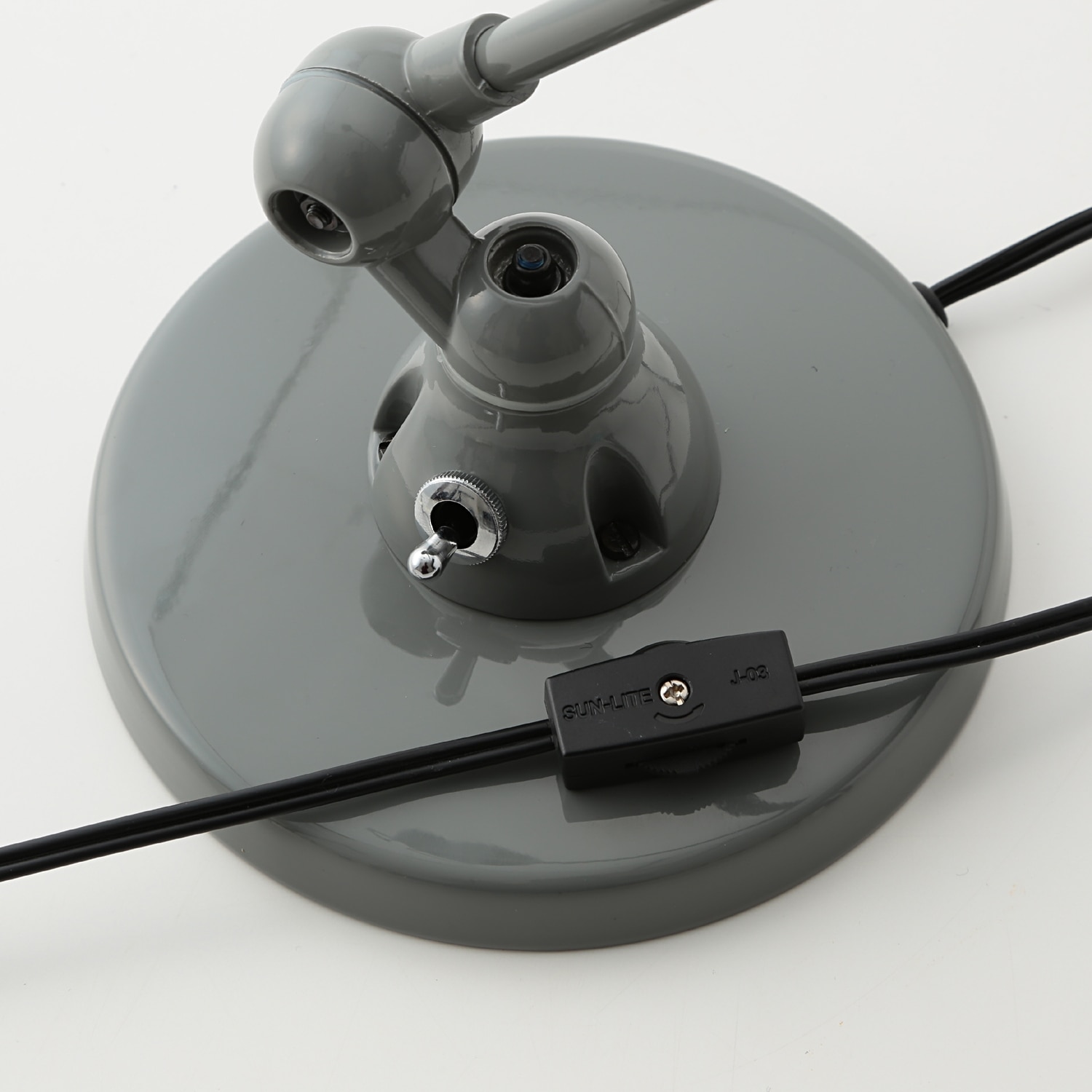 Jielde Signal Desk Lamp Gray｜テーブルランプ｜IDEE SHOP Online