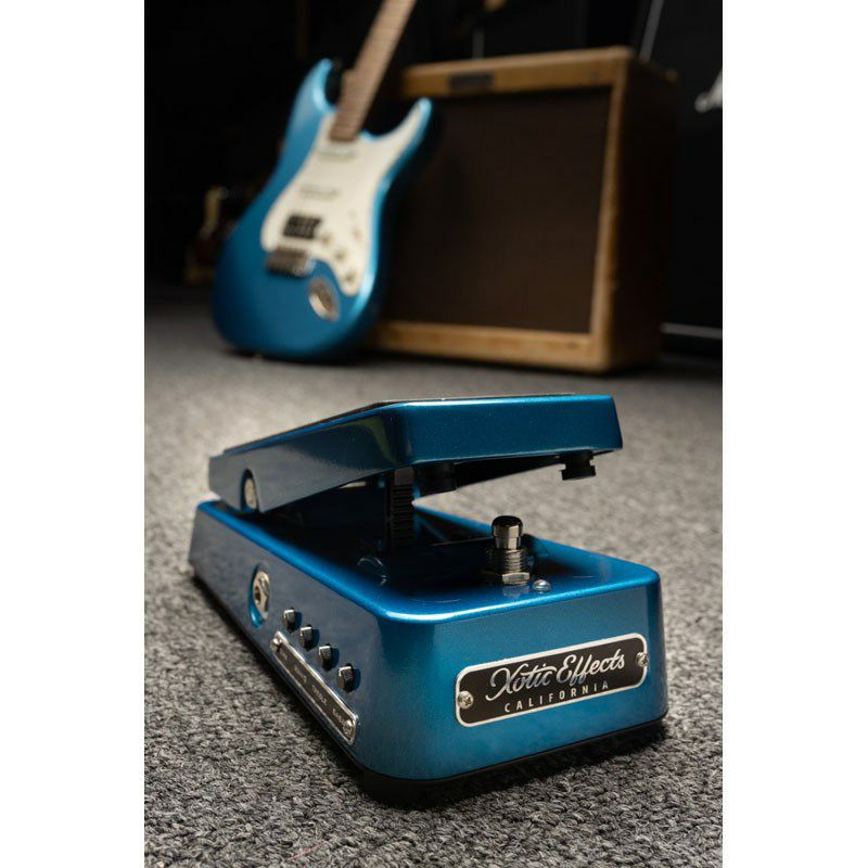 Xotic】色鮮やかなカラーモデル「レイクプラシッドブルー」ワウぺダル