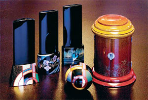 輪島塗の技法を使ったモダンな仏具で市場を開拓 - 情報誌ISICO - 公益