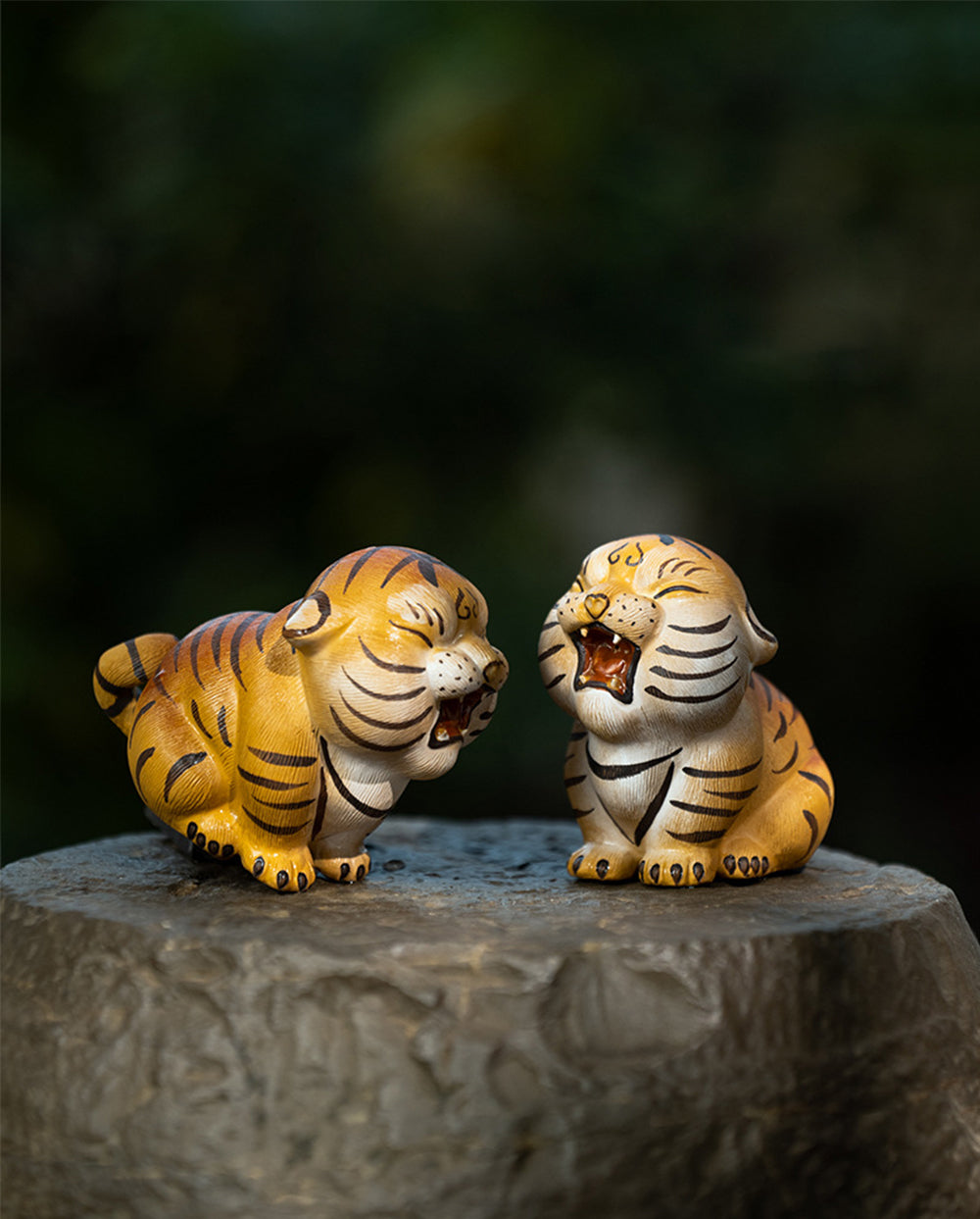 IwaiLoft 虎の置物 2022年の干支の寅の置物 虎 トラ 陶器 茶寵 手作り