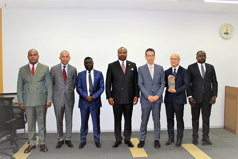 コンゴ共和国国際協力・官民連携推進大臣、駐日コンゴ共和国特命全権