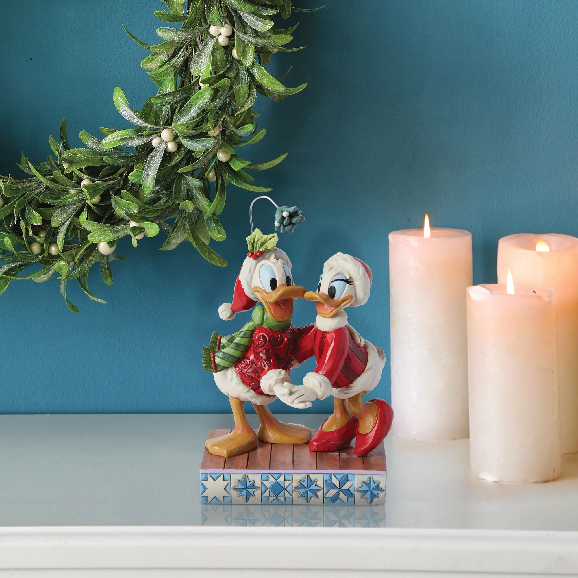 Donald and Daisy Mistletoe – Jim Shore