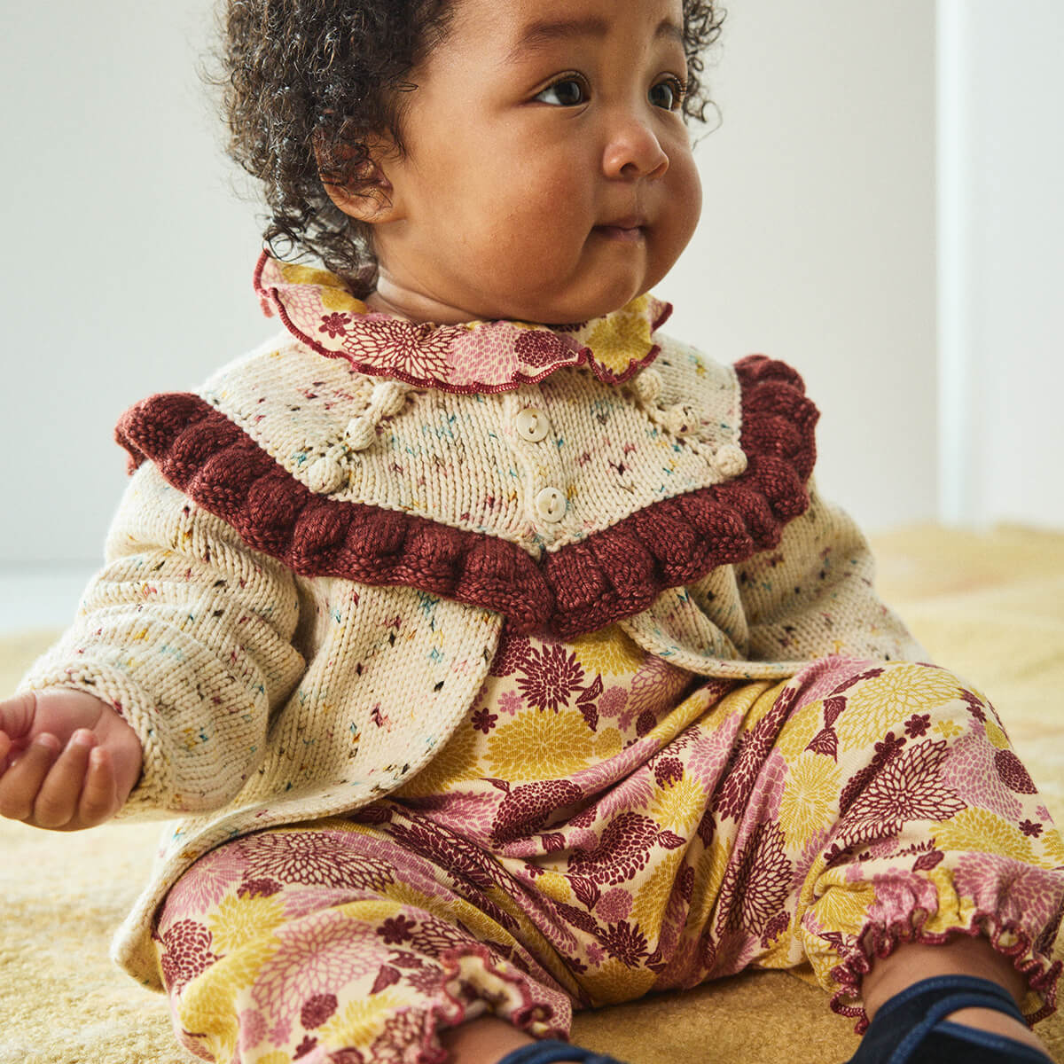 Baby Pierrot Onesie in String / Antique Rose Chrysanthemum by