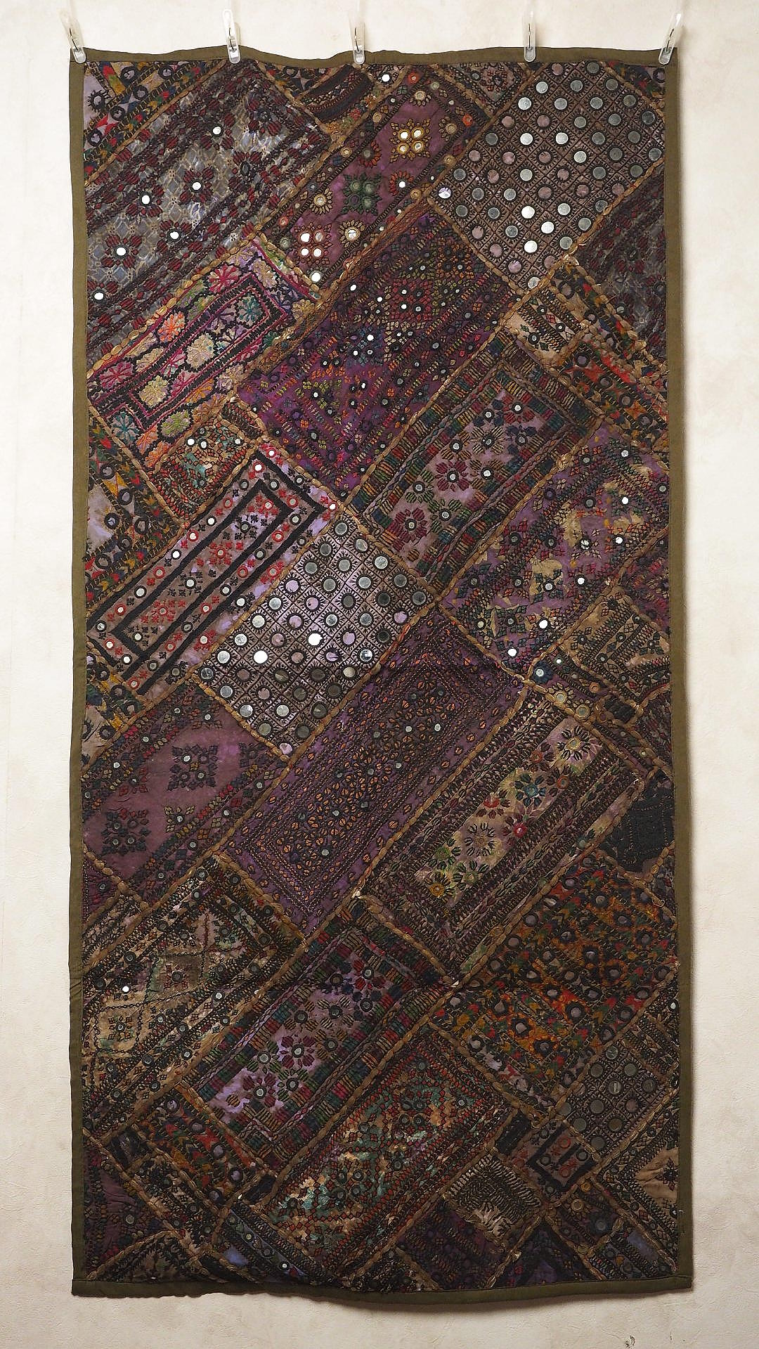 インド ミラーワーク刺繍アップリケタペストリー - アジアの布専門店