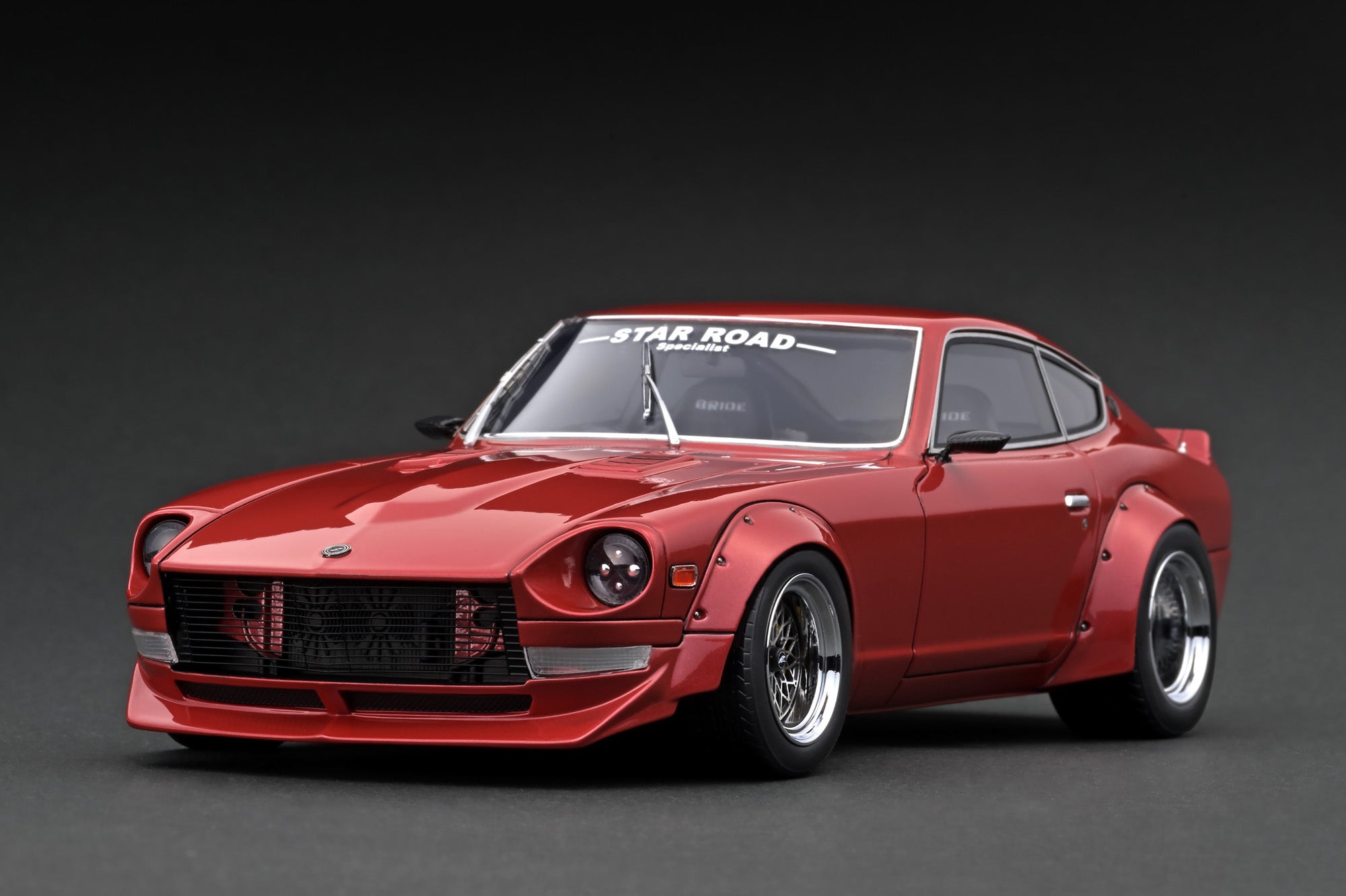 Ignition Model 1:18 Nissan Fairlady Z (S30) STAR ROAD in Red